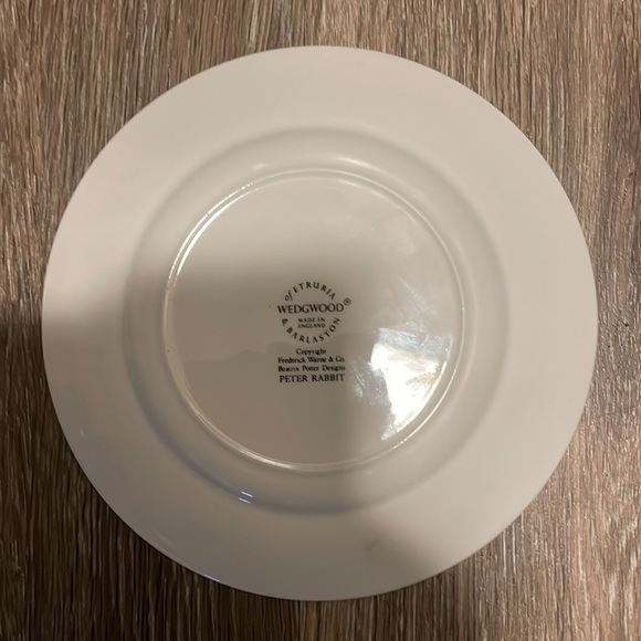 Vintage Beatrix Potter "Peter Rabbit" 6" Child's Plate by Wedgewood - Picture 2 of 3